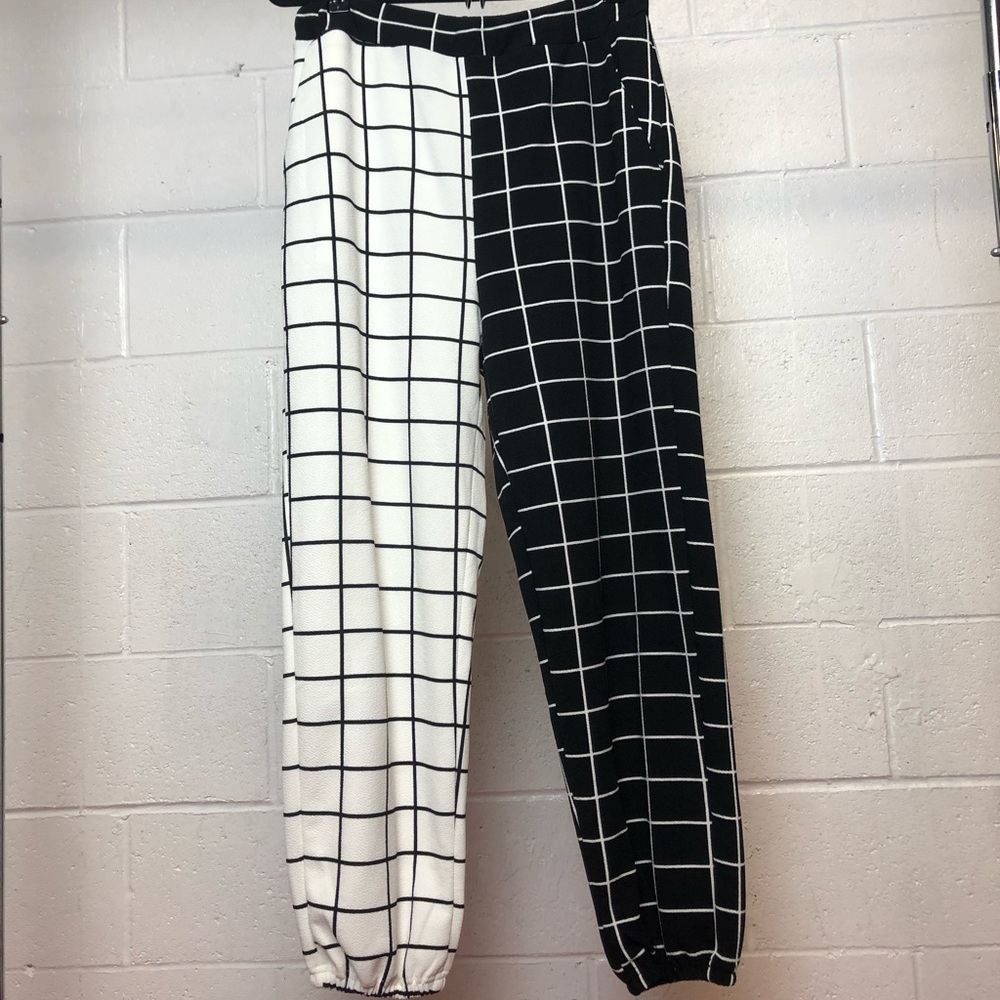SHEIN LOOSE BLACK/WHITE PANTS